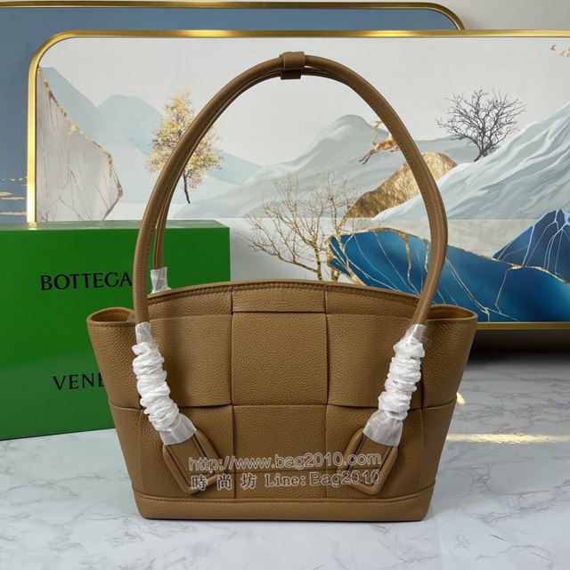 Bottega veneta高端女包 KF009 寶緹嘉爆款ARCO編織款荔枝紋手提包 BV經典款ARCO蝙蝠包  gxz1217